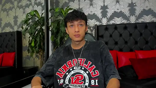 Lean Portman online show from 04.06.26