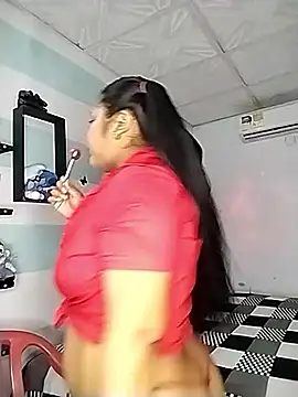 Snapshot of Angelly_ricura chatting on 10.25.25 Angelly ricura online show from 10.25.25