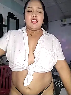 Snapshot of Angelly_ricura chatting on 11.12.25 Angelly ricura online show from 11.12.25