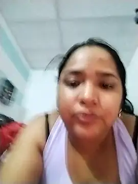 Snapshot of Angelly_ricura chatting on 11.17.25 Angelly ricura online show from 11.17.25