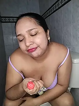 Snapshot of Angelly_ricura chatting on 11.30.25 Angelly ricura online show from 11.30.25