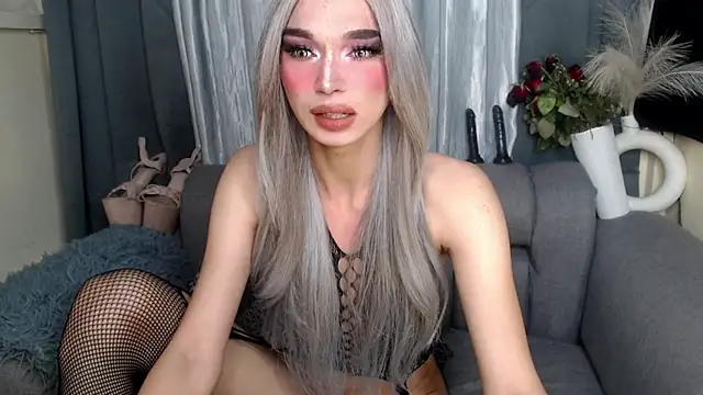 Snapshot of MISTRESSMonica_xxx chatting on 10.13.25 MISTRESSMonica xxx online show from 10.13.25