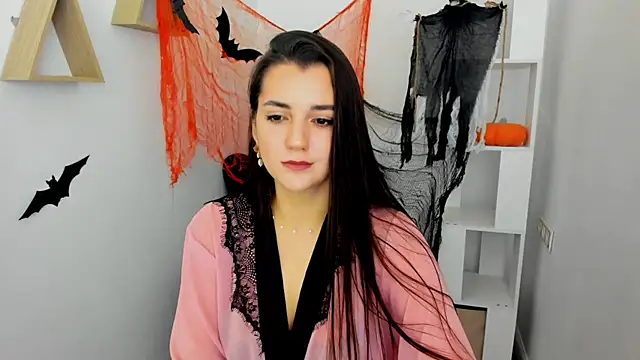 Snapshot of mintydaze chatting on 10.24.25 mintydaze online show from 10.24.25