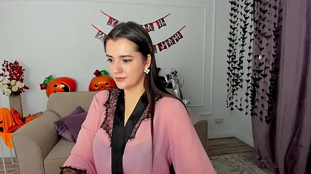 Snapshot of mintydaze chatting on 10.26.25 mintydaze online show from 10.26.25