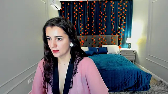 Snapshot of mintydaze chatting on 11.18.25 mintydaze online show from 11.18.25