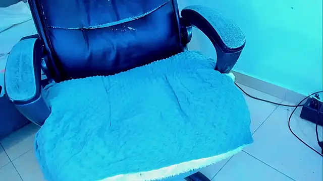 megan rousexx online show from 10.17.25