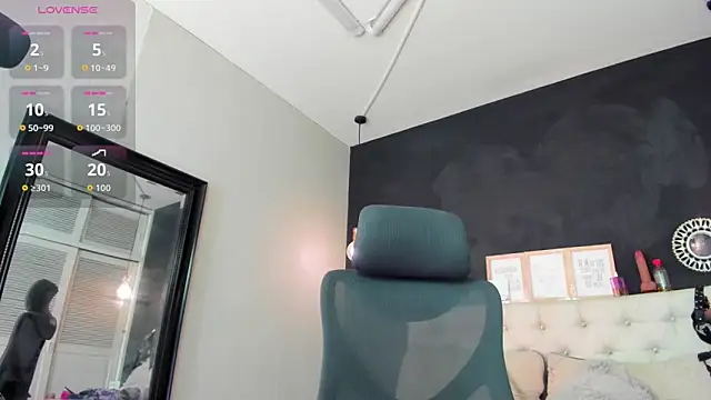 Eva hot 1 online show from 11.25.25