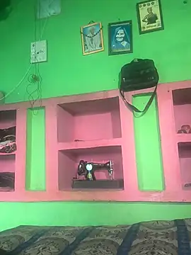 Snapshot of Shreyaaa_1 chatting on 10.31.25 Shreyaaa 1 online show from 10.31.25