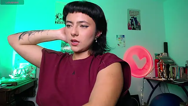 Snapshot of AlmaNanax chatting on 09.14.25 AlmaNanax online show from 09.14.25