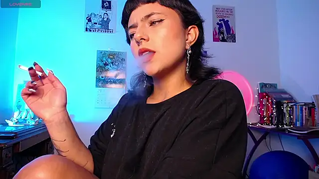 Snapshot of AlmaNanax chatting on 09.25.25 AlmaNanax online show from 09.25.25