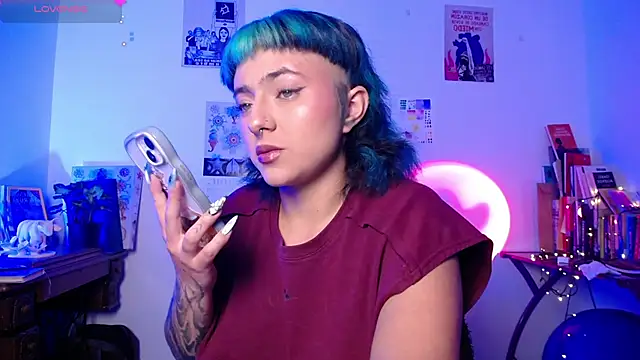 Snapshot of AlmaNanax chatting on 11.27.25 AlmaNanax online show from 11.27.25