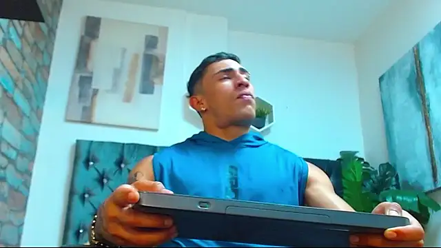 Snapshot of adrian_ray chatting on 09.27.25 adrian ray online show from 09.27.25