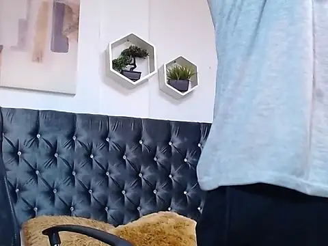 Snapshot of adrian_ray chatting on 10.01.25 adrian ray online show from 10.01.25