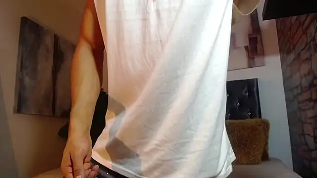 Snapshot of adrian_ray chatting on 10.10.25 adrian ray online show from 10.10.25