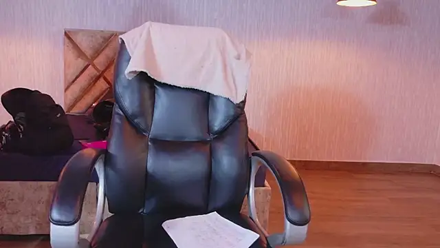 Olivia11  online show from 11.27.25