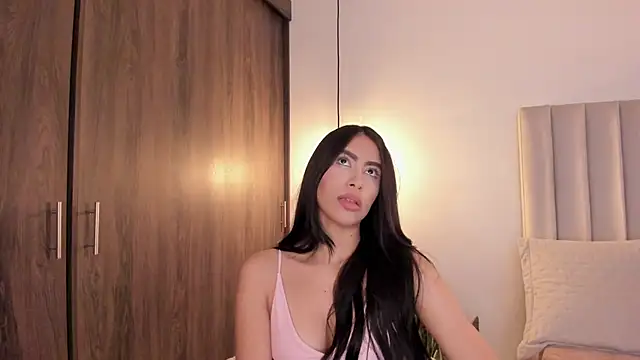 Snapshot of imsaraah chatting on 11.15.25 imsaraah online show from 11.15.25