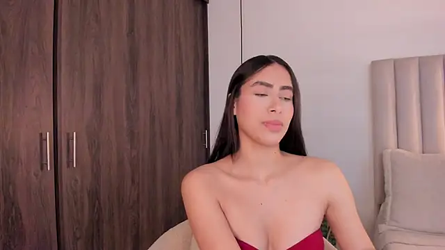 Snapshot of imsaraah chatting on 12.16.25 imsaraah online show from 12.16.25