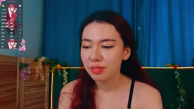 Snapshot of JenniferGlover chatting on 11.14.25 JenniferGlover online show from 11.14.25