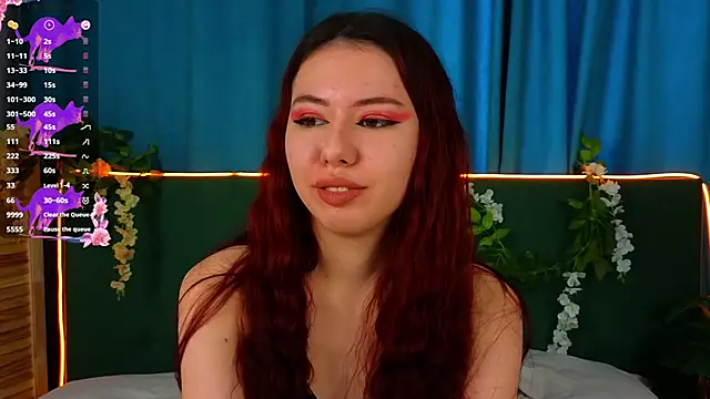 Snapshot of JenniferGlover chatting on 11.22.25 JenniferGlover online show from 11.22.25