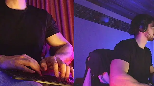 Snapshot of Axel-Cr0ss chatting on 09.12.25 Axel-Cr0ss online show from 09.12.25