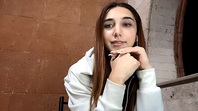 Snapshot of LinaMour chatting on 09.08.25 LinaMour online show from 09.08.25