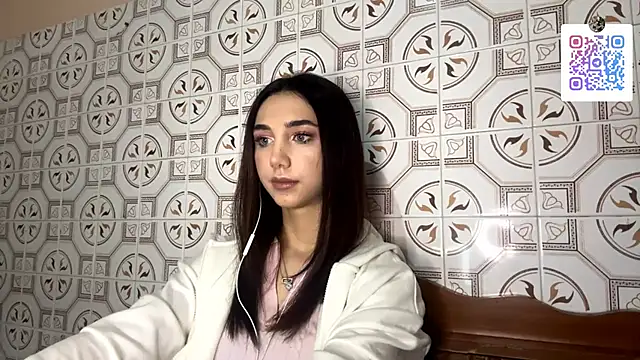 LinaMour online show from 11.23.25