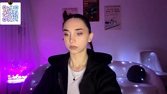 LinaMour online show from 03.27.26