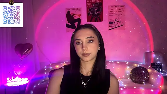 LinaMour online show from 04.21.26