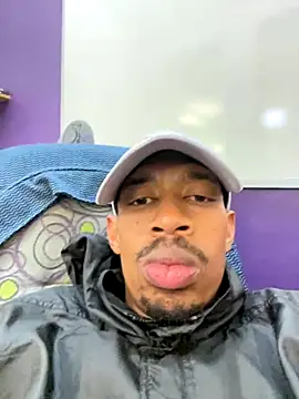 Snapshot of fitsexyman chatting on 09.09.25 fitsexyman online show from 09.09.25