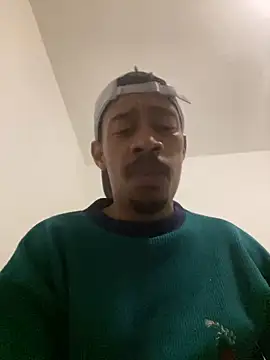 Snapshot of fitsexyman chatting on 09.10.25 fitsexyman online show from 09.10.25