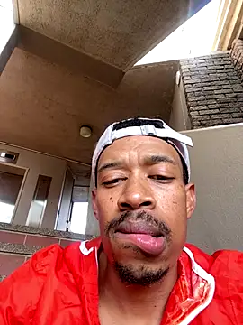 Snapshot of fitsexyman chatting on 09.13.25 fitsexyman online show from 09.13.25