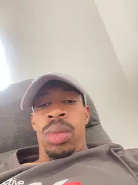 Snapshot of fitsexyman chatting on 09.14.25 fitsexyman online show from 09.14.25