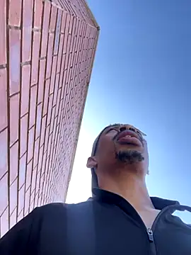 Snapshot of fitsexyman chatting on 09.18.25 fitsexyman online show from 09.18.25