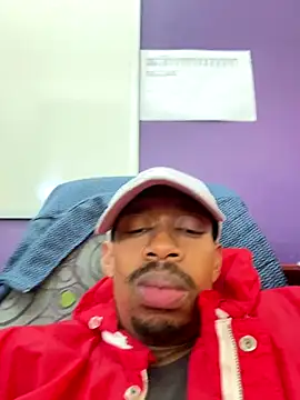 Snapshot of fitsexyman chatting on 09.19.25 fitsexyman online show from 09.19.25