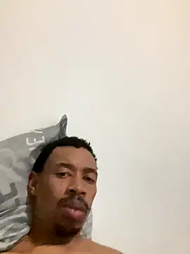 Snapshot of fitsexyman chatting on 09.20.25 fitsexyman online show from 09.20.25