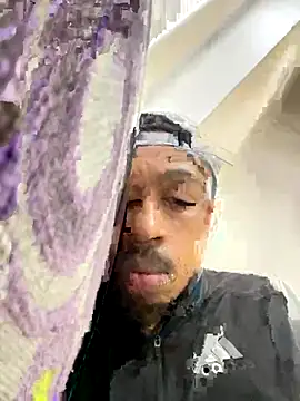 Snapshot of fitsexyman chatting on 09.29.25 fitsexyman online show from 09.29.25