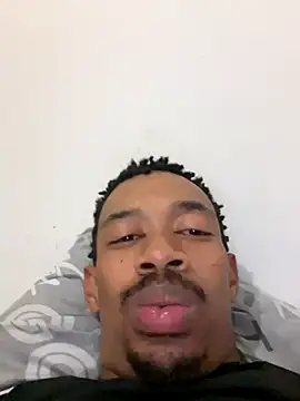 Snapshot of fitsexyman chatting on 10.06.25 fitsexyman online show from 10.06.25