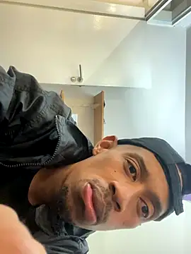 Snapshot of fitsexyman chatting on 10.24.25 fitsexyman online show from 10.24.25