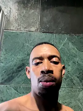 Snapshot of fitsexyman chatting on 11.05.25 fitsexyman online show from 11.05.25