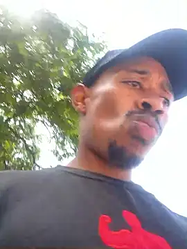 Snapshot of fitsexyman chatting on 12.02.25 fitsexyman online show from 12.02.25