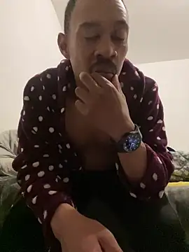 Snapshot of fitsexyman chatting on 12.21.25 fitsexyman online show from 12.21.25