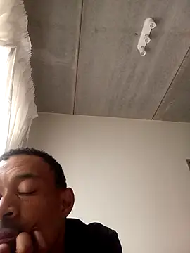 Snapshot of fitsexyman chatting on 01.18.26 fitsexyman online show from 01.18.26