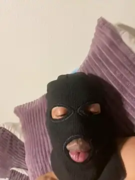 Snapshot of fitsexyman chatting on 04.05.26 fitsexyman online show from 04.05.26