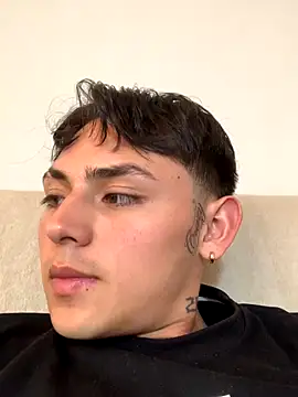 Vittorio 19 online show from 09.12.25