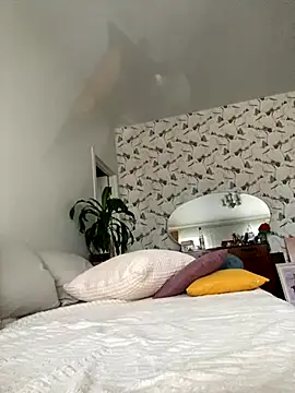 Snapshot of Kitty_Kisss chatting on 10.27.25 Kitty Kisss online show from 10.27.25