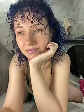 Snapshot of Kitty_Kisss chatting on 11.23.25 Kitty Kisss online show from 11.23.25