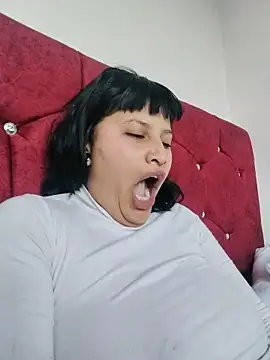 Eva Clark01 online show from 12.14.25