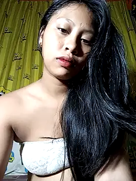 Snapshot of UrSweetAsianLady_02 chatting on 11.23.25 UrSweetAsianLady 02 online show from 11.23.25