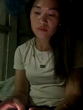 tuyetnhi-00 online show from 10.24.25