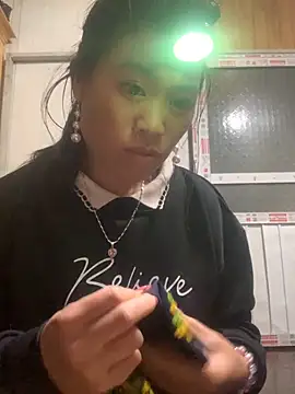 tuyetnhi-00 online show from 11.13.25